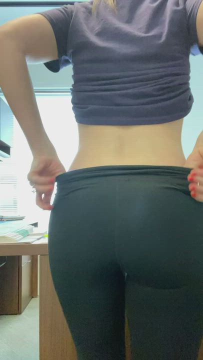My natural reaction after getting into trouble at the office [F]