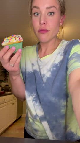 I taste better than this cupcake