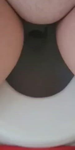 amateur pee peeing pussy clip