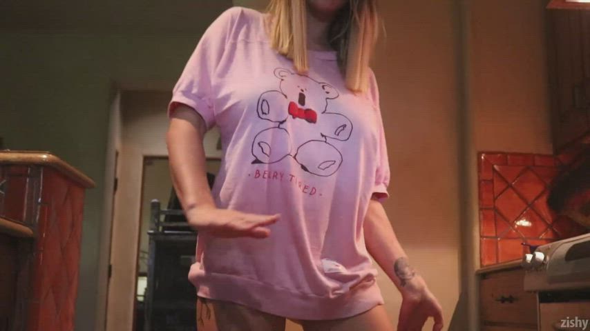 boobs gabbie carter shaking clip