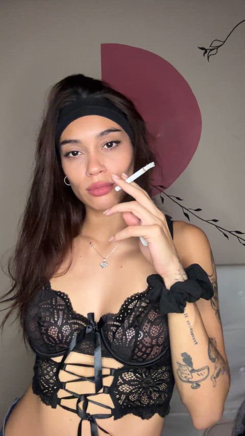 cute fetish fetishdomina latina lipstick fetish onlyfans pretty smoking tik-tok clip