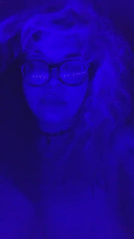 Would you fuck me in the blue light??