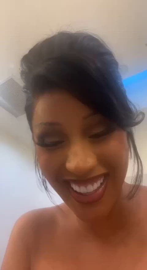 Cardi B Showing Her Tits on Live