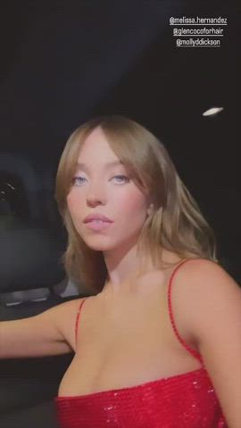 actress big tits blonde celebrity cleavage natural tits sydney sweeney clip
