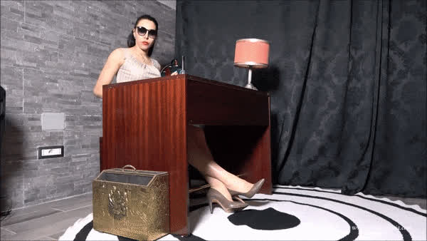 licking mistress pee role play clip