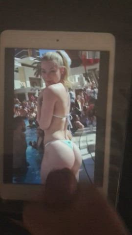 STPeach’s ass drains my balls so hard