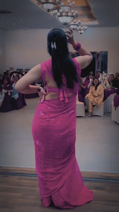 Rubina Sheikh dancing