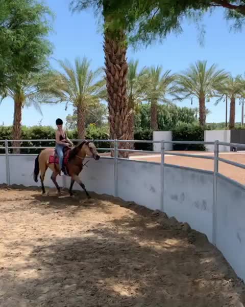 Ridin’ on a horse, ha