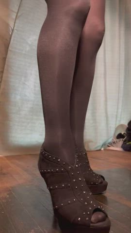 crossdressing dress high heels legs nylons pantyhose sissy tights clip