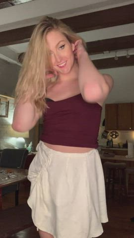 amateur flashing t-girl clip