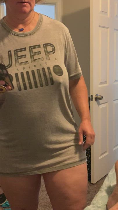 My kitty is packing for our weekend Jeep trip. Braless MILF Pokies GIF
