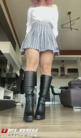 Ass Flashing Pussy Skirt Upskirt clip
