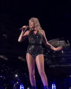 Celebrity Taylor Swift clip