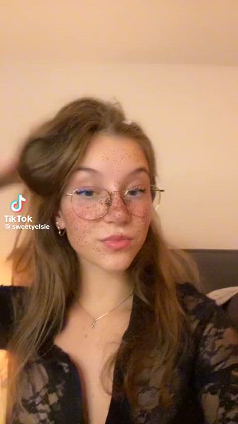 Elsie - More tiktok flash vids on my TT likes