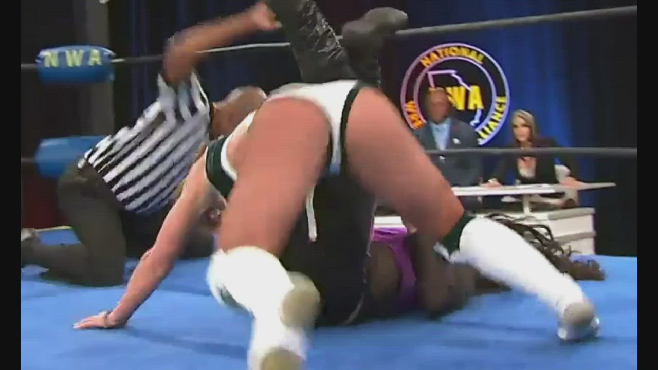 Melina pantsed at NWA