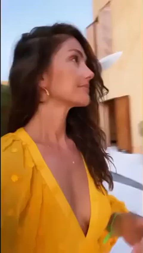 celebrity cleavage minka clip