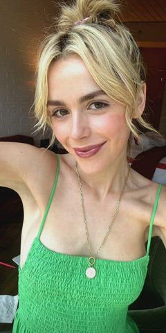 Armpits Belly Button Body Cleavage Kiernan Shipka clip