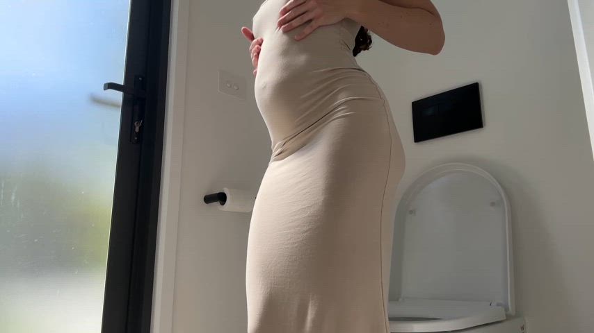 🆓 PREGNANT PEE COMPILATION 🍋 Watch mommy piss in lots of different ways while