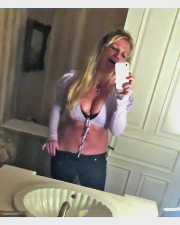 Belly Button Britney Spears Cleavage clip