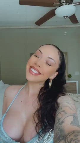 Big Tits Smile Solo clip