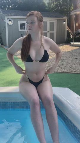 Bikini Pool Redhead clip