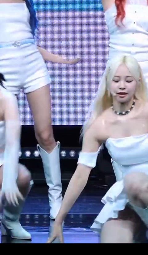 big tits blonde kpop clip