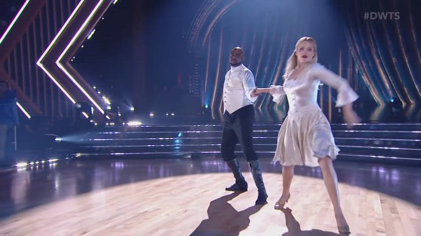 Dancing With The Stars US S31E04 - Wayne Brady and Witney Carson