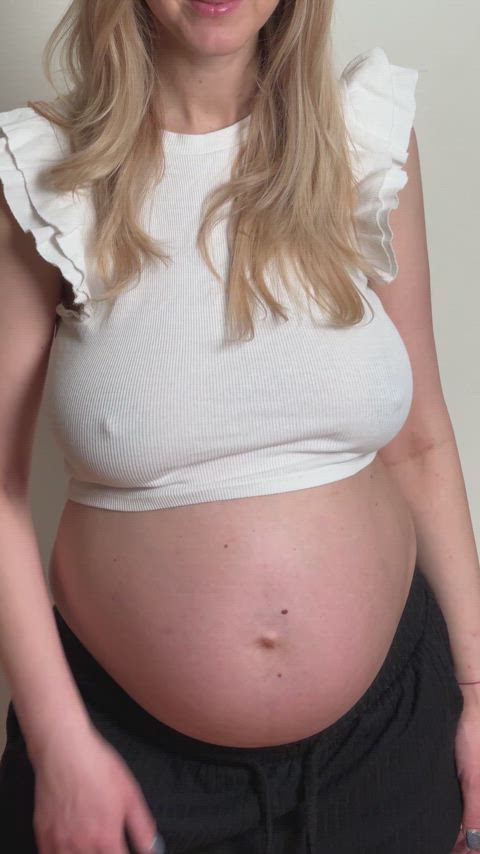 A reminder that there is nothing more beautiful than pregnant milf