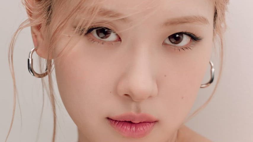 beautiful blonde tease kpop clip