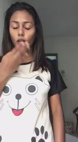 Areolas Desi Masturbating clip