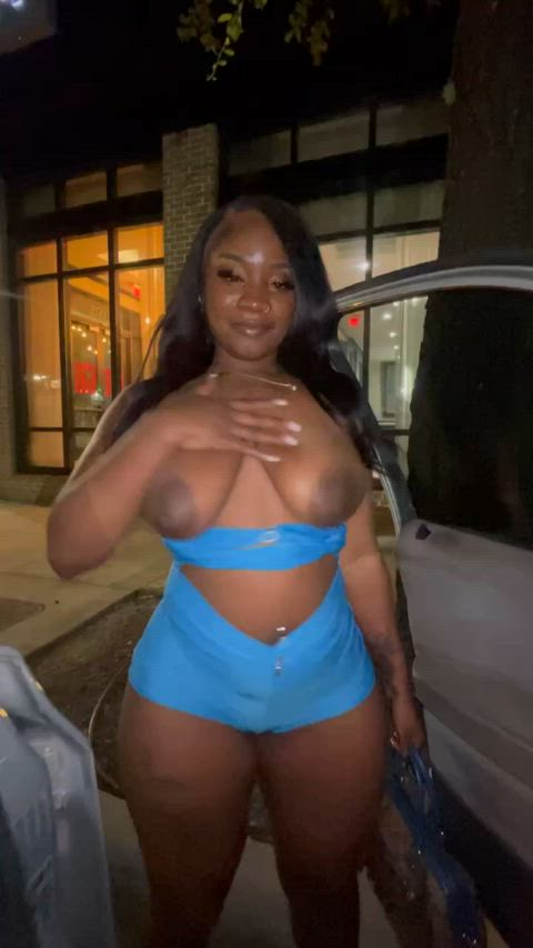 ebony public tits clip