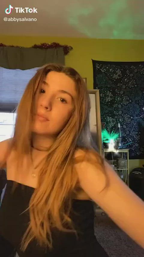 18 years old babe dancing girls pretty sensual sex smile teen tiktok clip