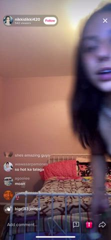 Flashing Nipslip TikTok clip