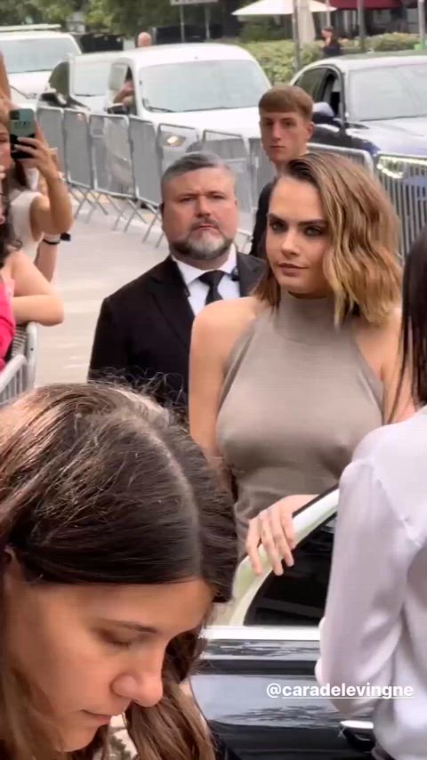 braless celebrity pokies clip