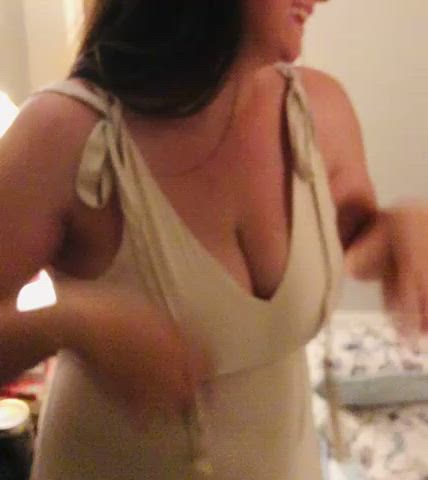 Cheating wife reveals saggy milf tits