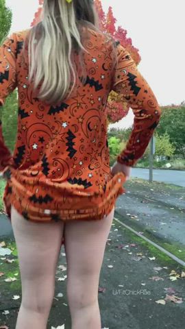 amateur ass blonde dress dressing erotic exhibitionism outdoor shorts undressing