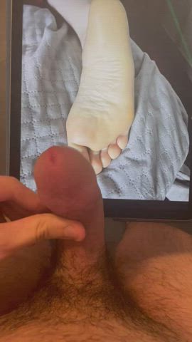 Redditor request! (His ex’s sexy leg and sole made me cum all over them😍)