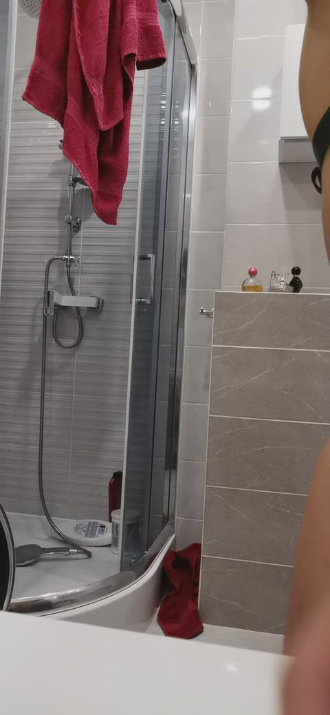 I would fuck everyone who likes my petite body