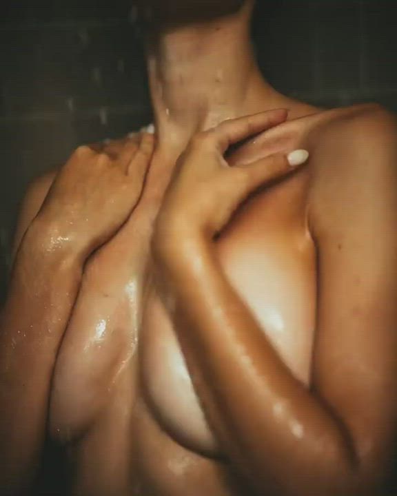 Nude Art Shower Wet clip