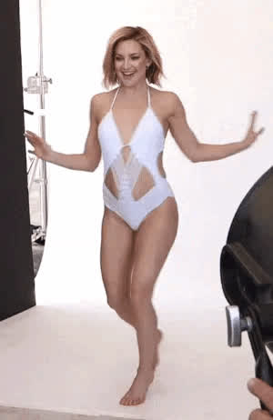 ass bikini curvy dancing legs non-nude sexy clip