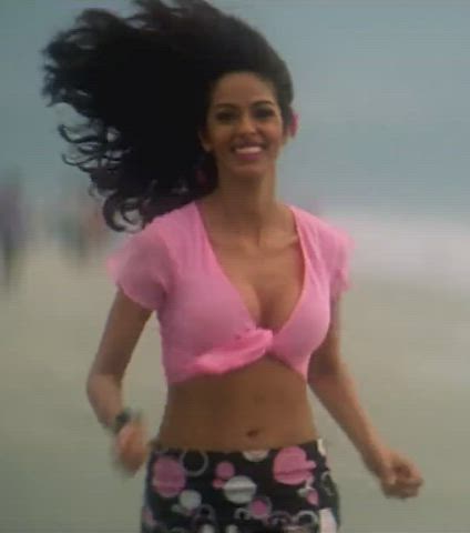 bollywood bouncing tits celebrity cleavage clip