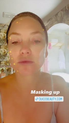 Cleavage Kate Hudson Natural Tits clip