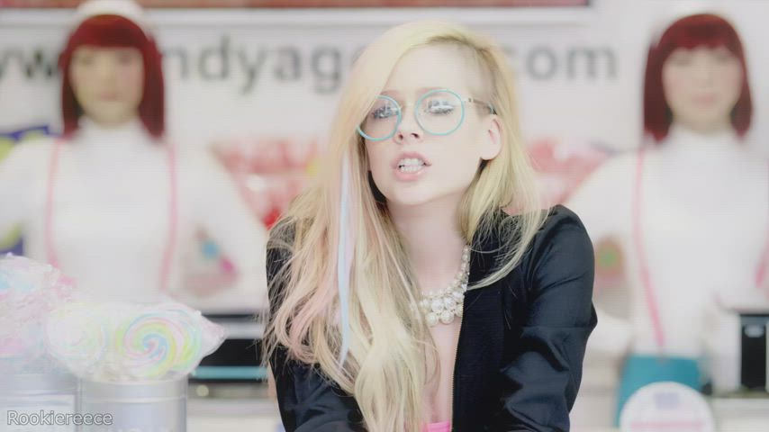 avril lavigne blonde celebrity glasses clip