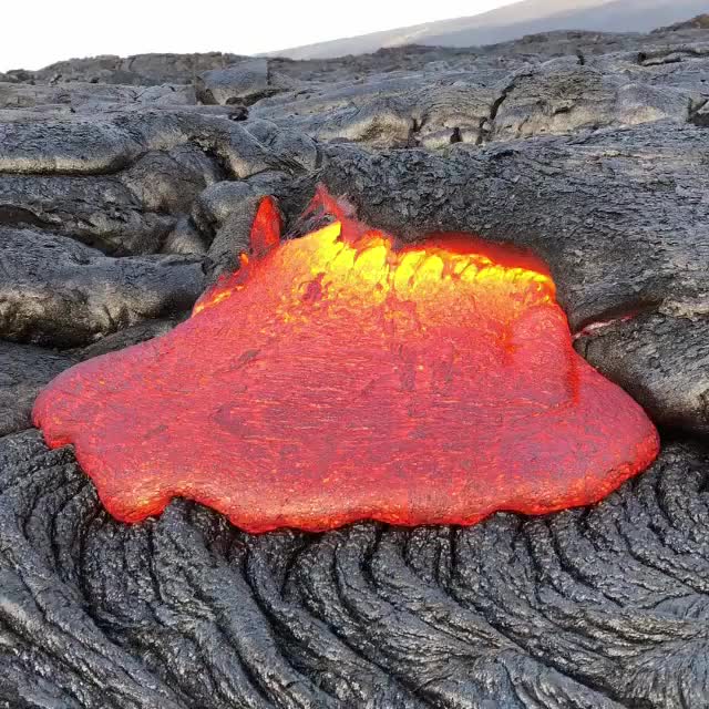 Lava Is Lit - Veduis.com