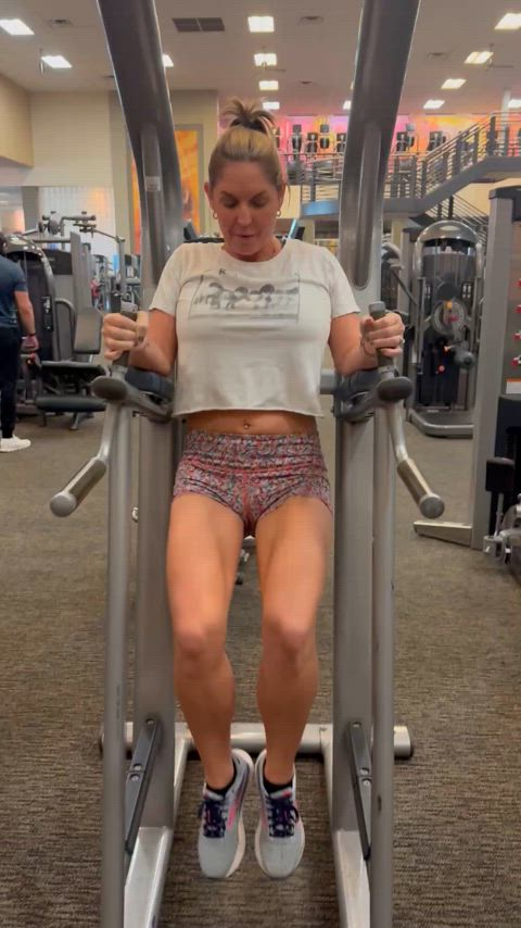 abs gym legs clip