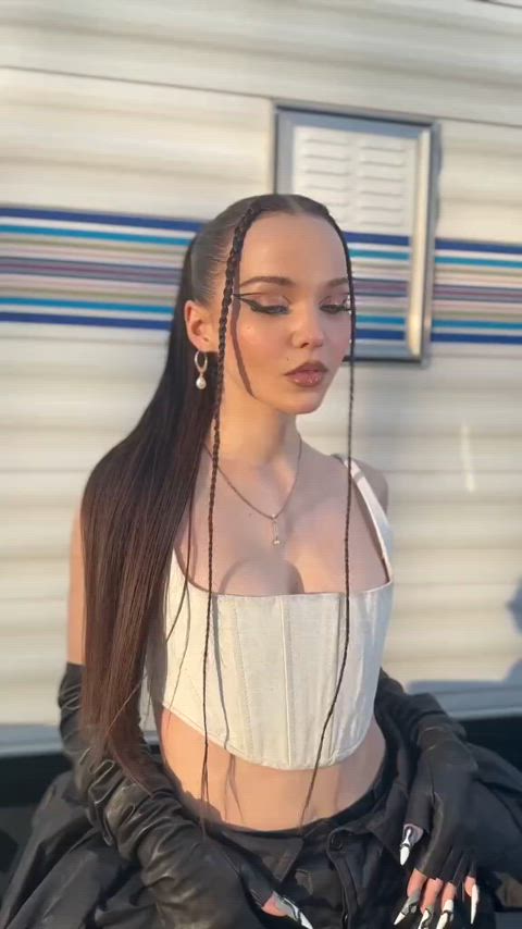 Dove Cameron