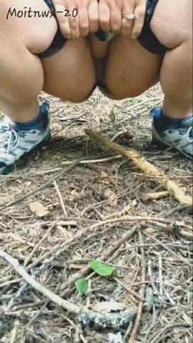 Love watching her pee on a hike [f]