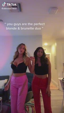 Big Tits Blonde Boobs Bouncing Tits Brunette Downblouse TikTok Tits clip