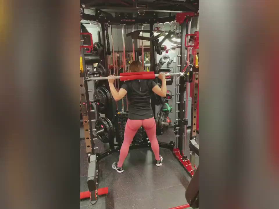 Hitomi’s workout video