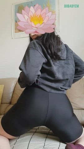 I love making my ass jiggle for you